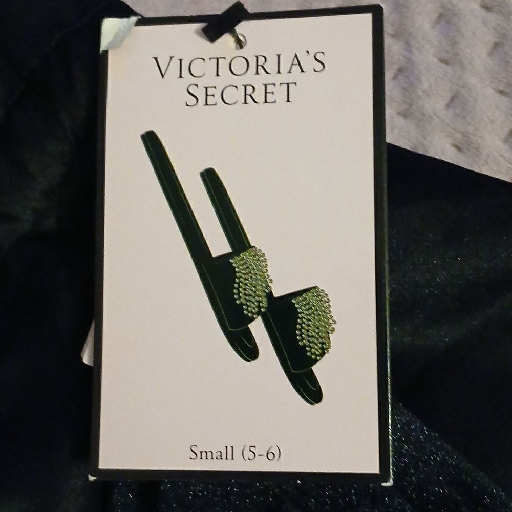 Victoria Secret - Picture 3 of 5